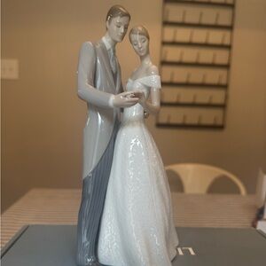 Lladro Porcelain Together Forever Brunette Couple Figurine in White and Gray